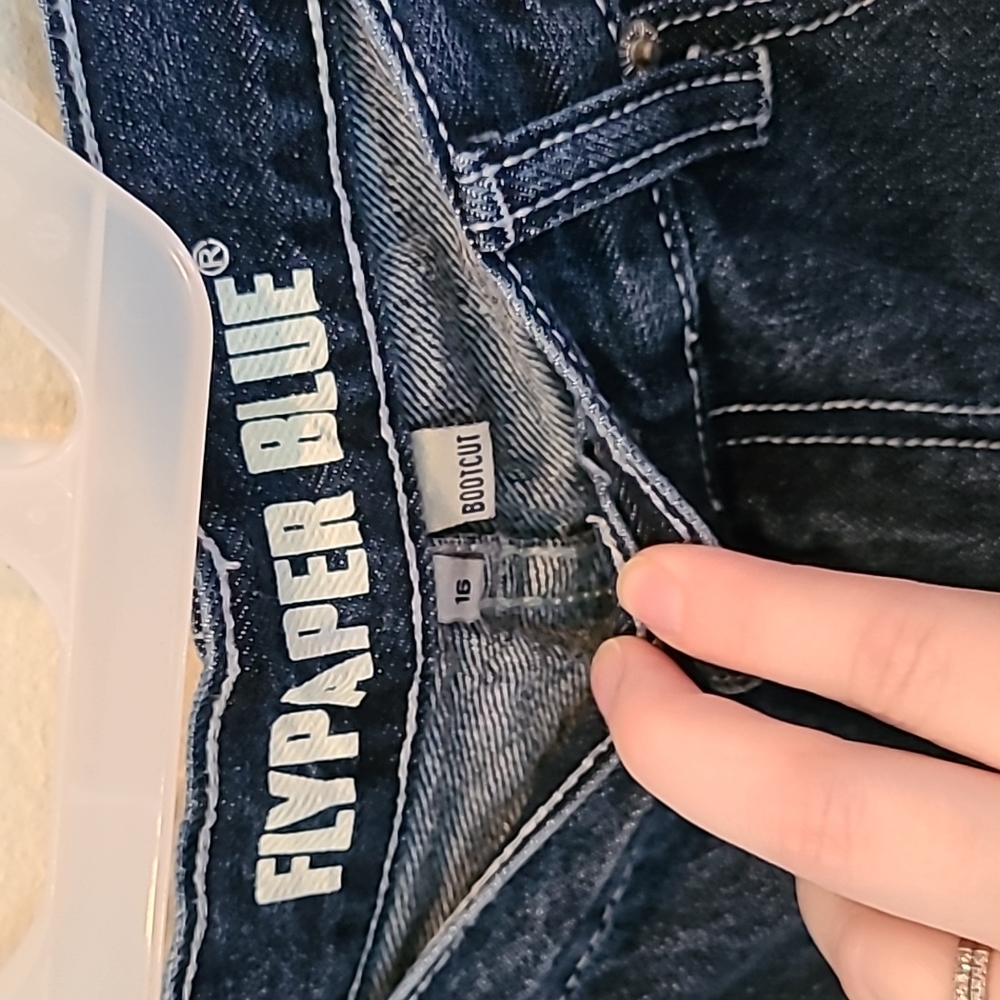 FlyPaper Blue Jeans - Picture 2 of 3